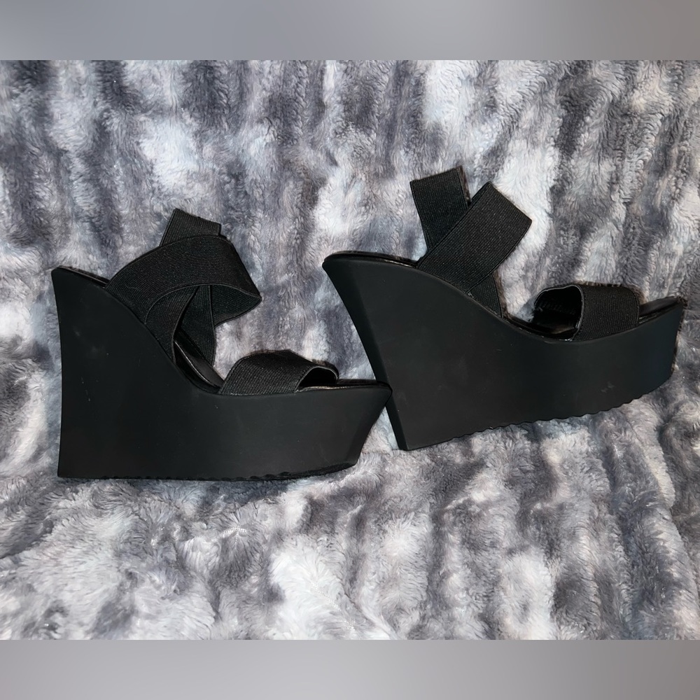 Candie’s platform sandals - Picture 2 of 5